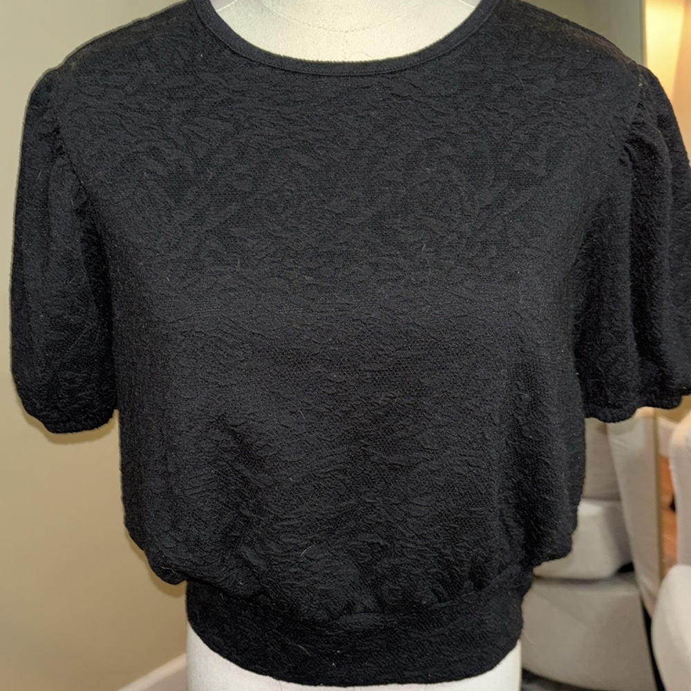 Black puff sleeve top